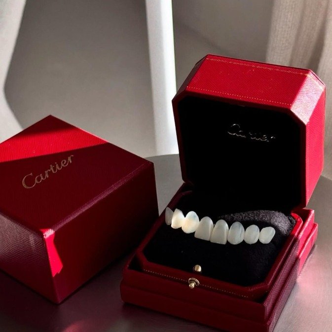 ✨ Luxury smiles inspired by confidence ✨

Your smile is your best accessory.
At Smile Builders, we combine the elegance of a Cartier-style smile with high-end veneers and custom smile design to give you a flawless, natural, and luxurious look. 💎🦷

✔ Custom Smile Design
✔ Natural-Looking Veneers
✔ Bright, Symmetrical Results
✔ Luxury Dental Experience
✔ Warranty Included
✔ Transportation Available from the Border to Our Clinic 🚘

Because a confident smile never goes out of style. ✨

📲 Book your consultation today and transform your smile with Smile Builders.